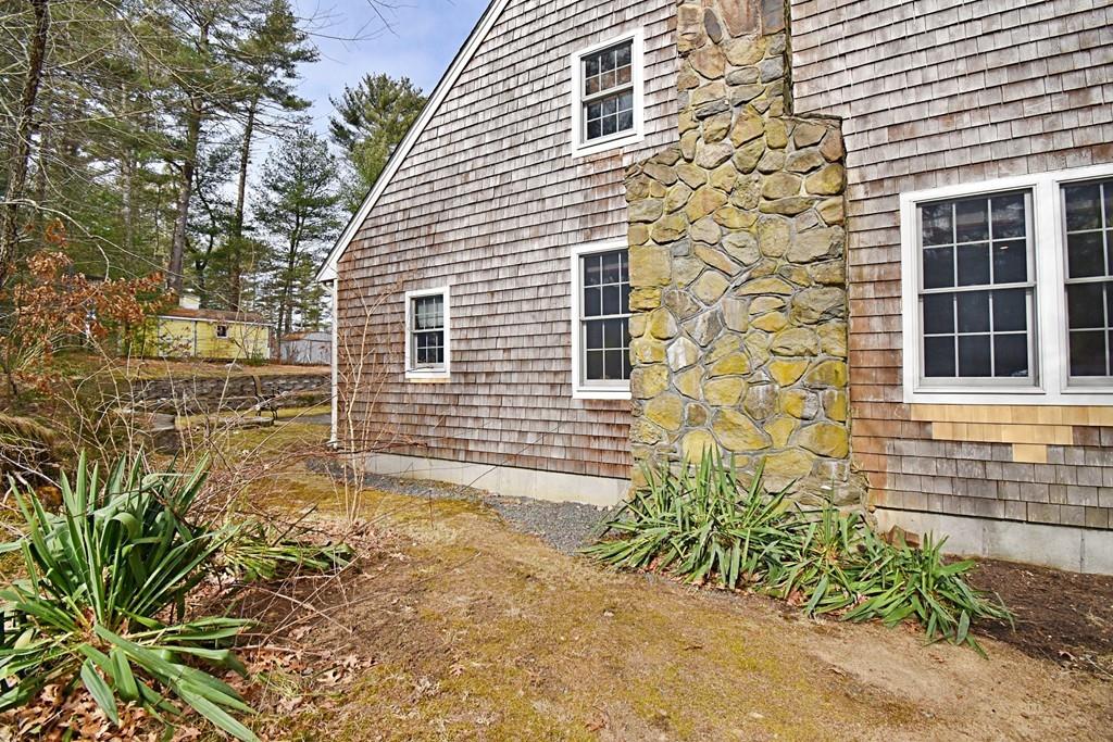 18 Dexter Road Marion, MA 02738 - Photo 3 of 26 Gallery Image 3