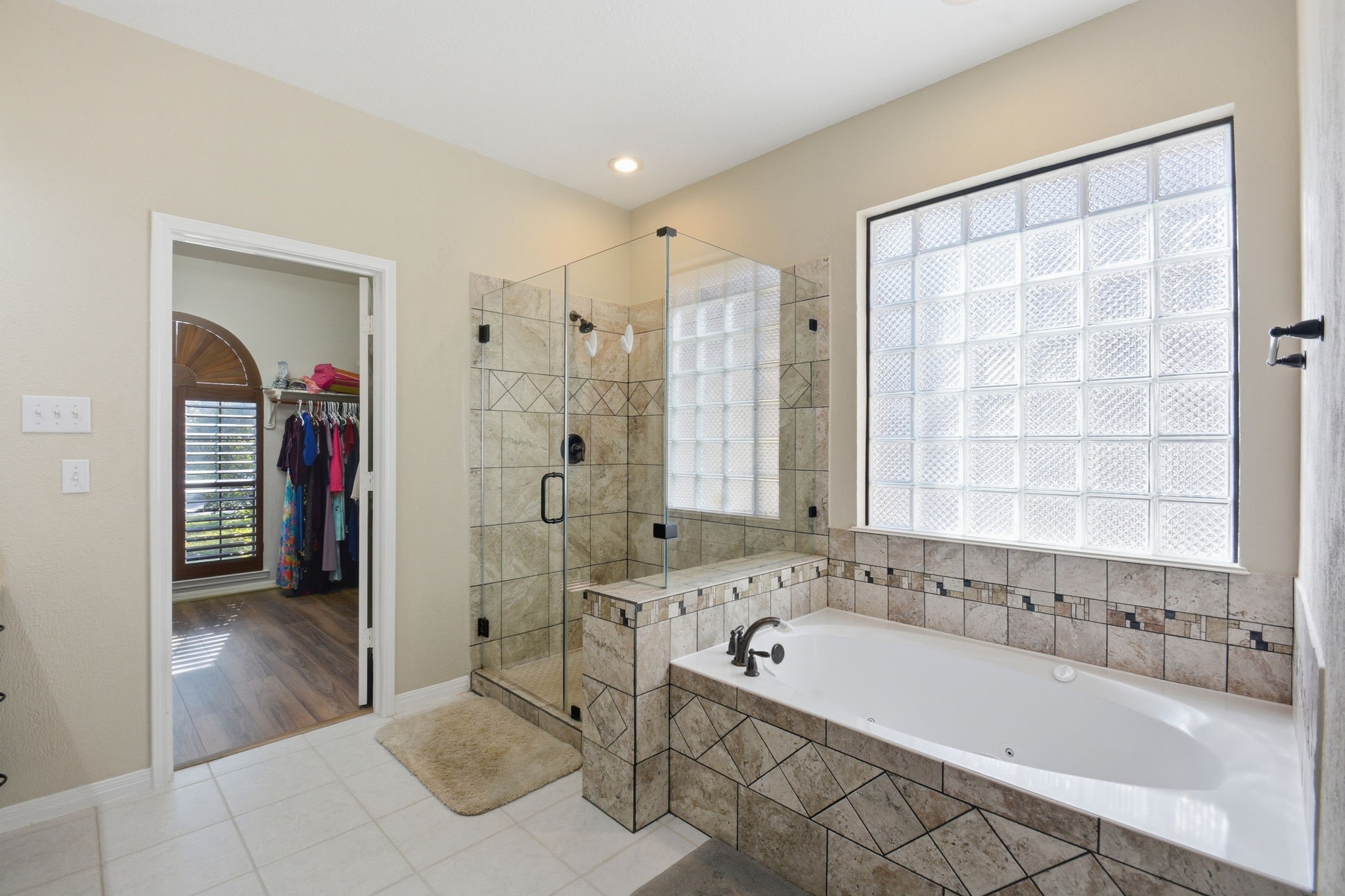 3318 Woods Edge Drive Spring, TX 77388 - Photo 26 of 42 Primary Bath