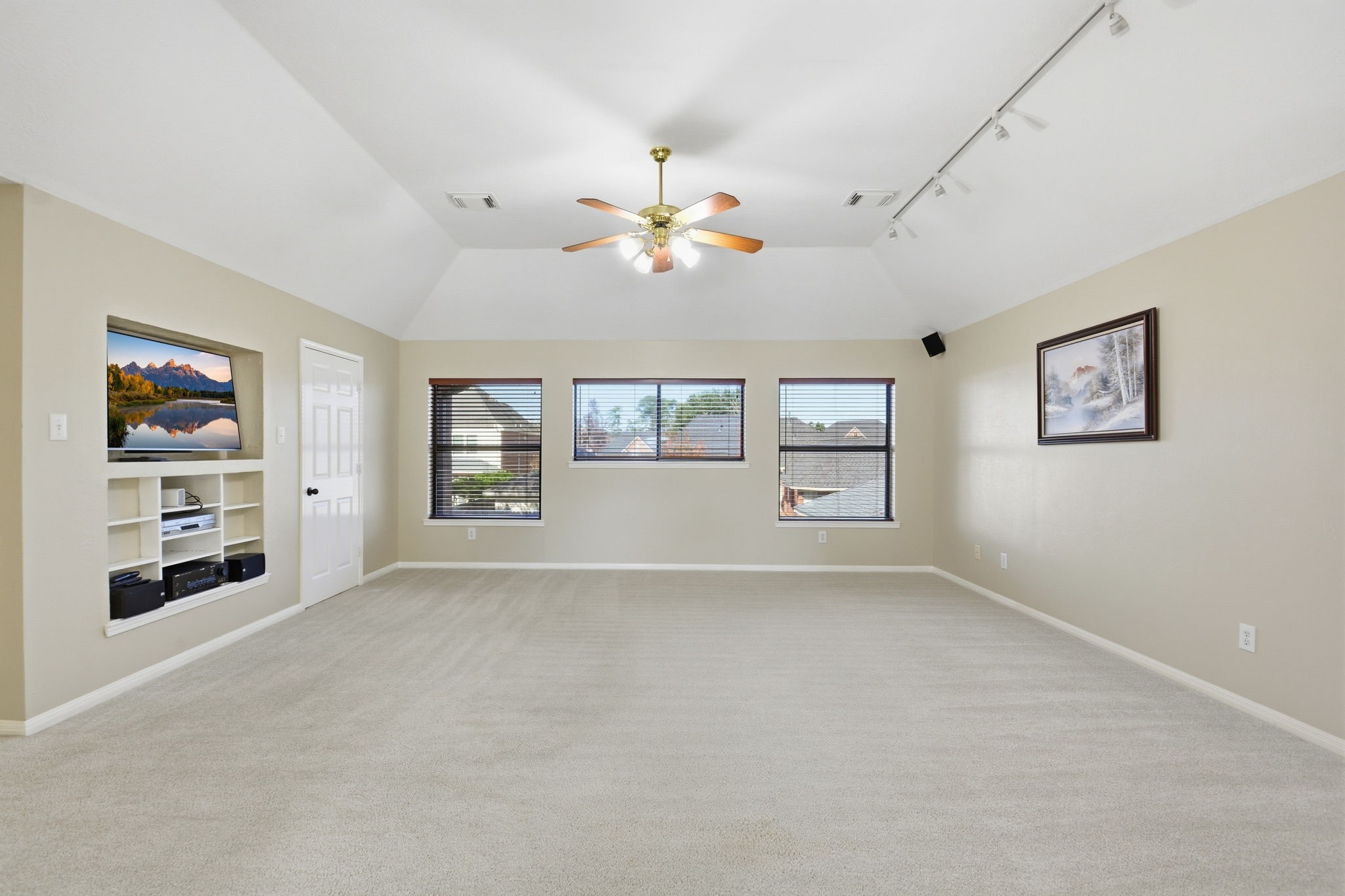 3318 Woods Edge Drive Spring, TX 77388 - Photo 31 of 42 Game room built-ins.