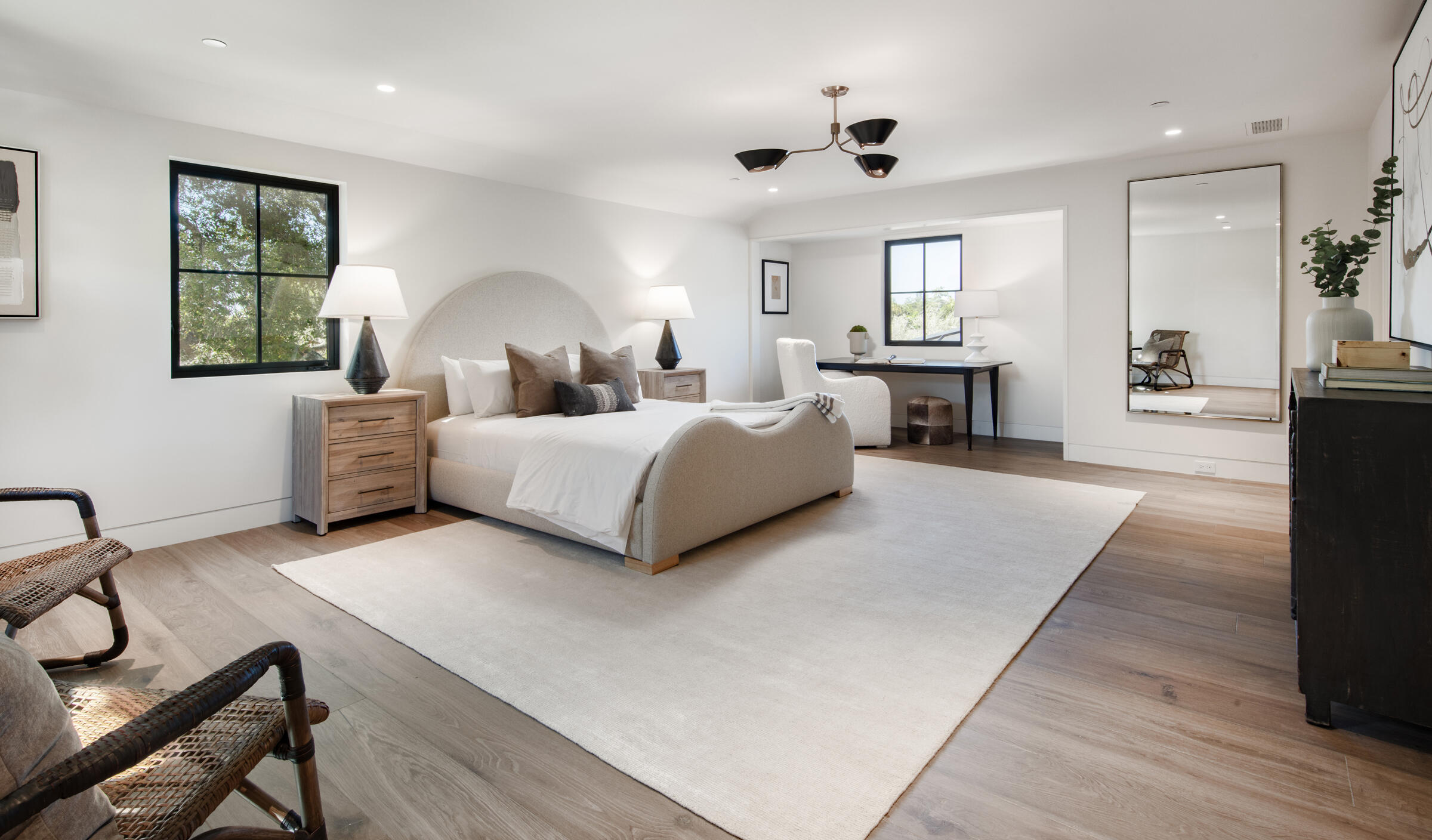 595 Picacho Lane Montecito, CA 93108 - Photo 19 of 41 19. Upstairs guest suite 1