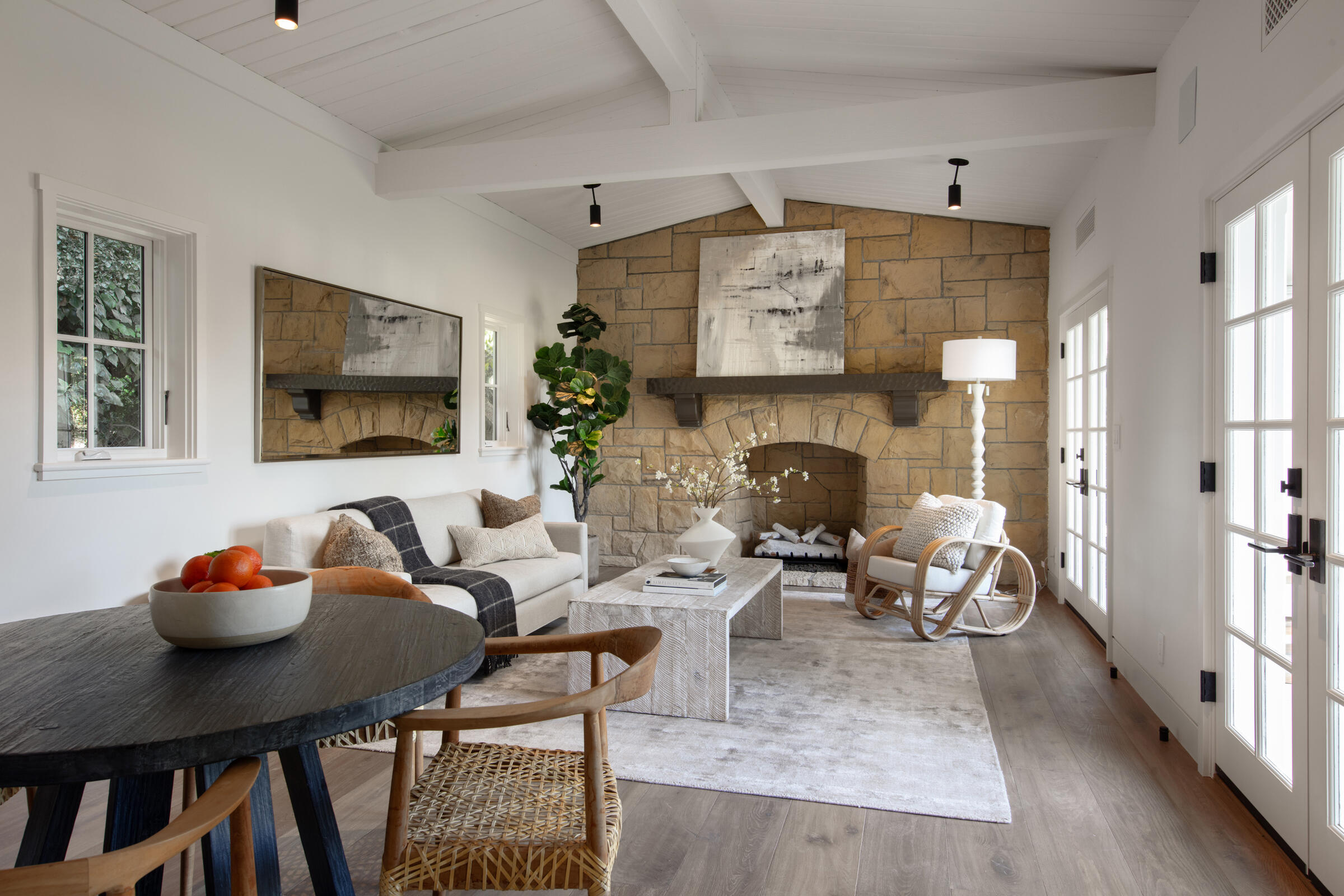 595 Picacho Lane Montecito, CA 93108 - Photo 24 of 41 24. Guest House Living Room