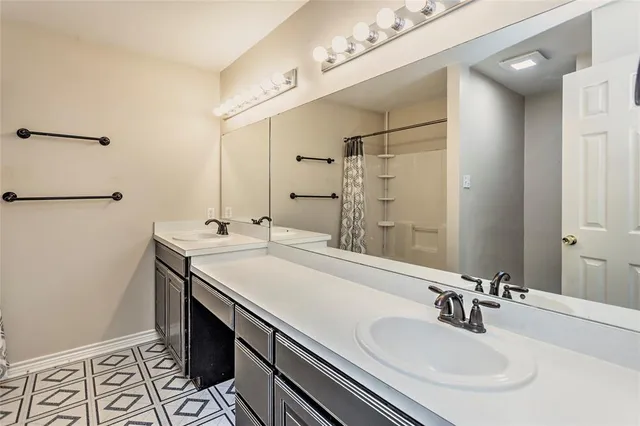 $275,000 | 1714 Windsor Drive, Gainesville, TX 76240