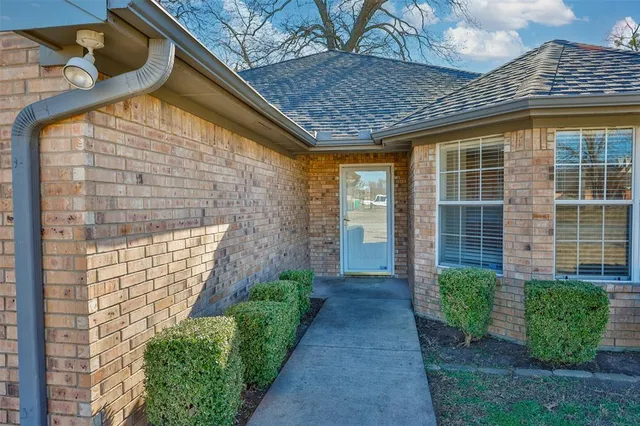 $275,000 | 1714 Windsor Drive, Gainesville, TX 76240