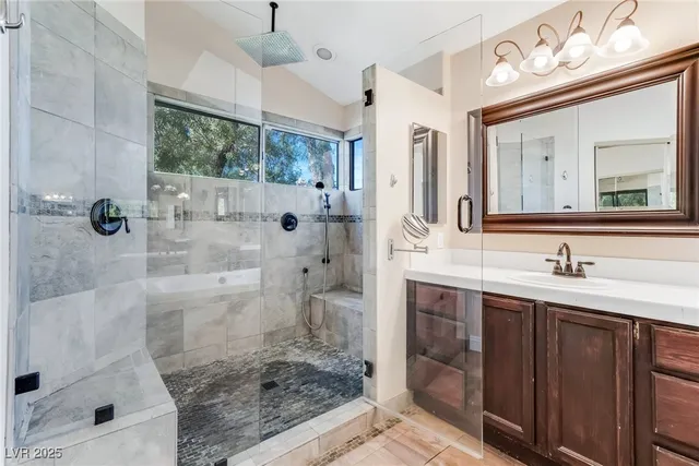 $875,000 | 7 Crown Valley Drive, Henderson, NV 89074