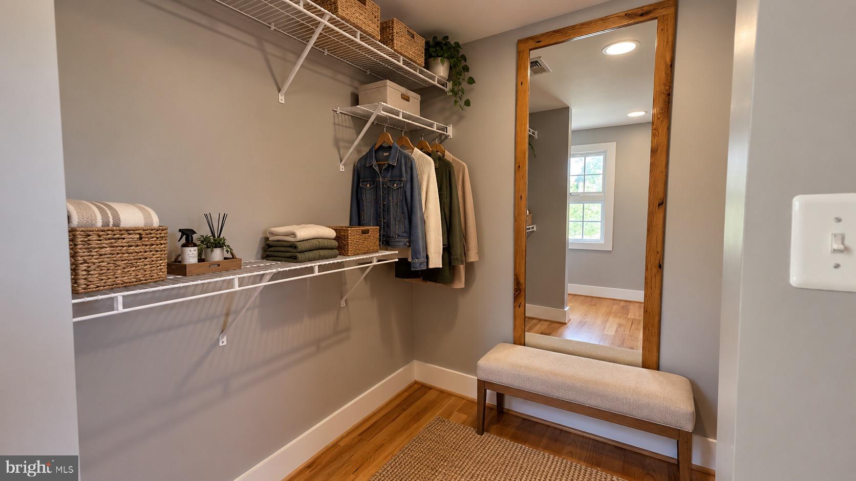 8203 Buckland Road Gainesville, VA 20155 - Photo 18 of 34 8203 - MASTER WALK-IN CLOSET