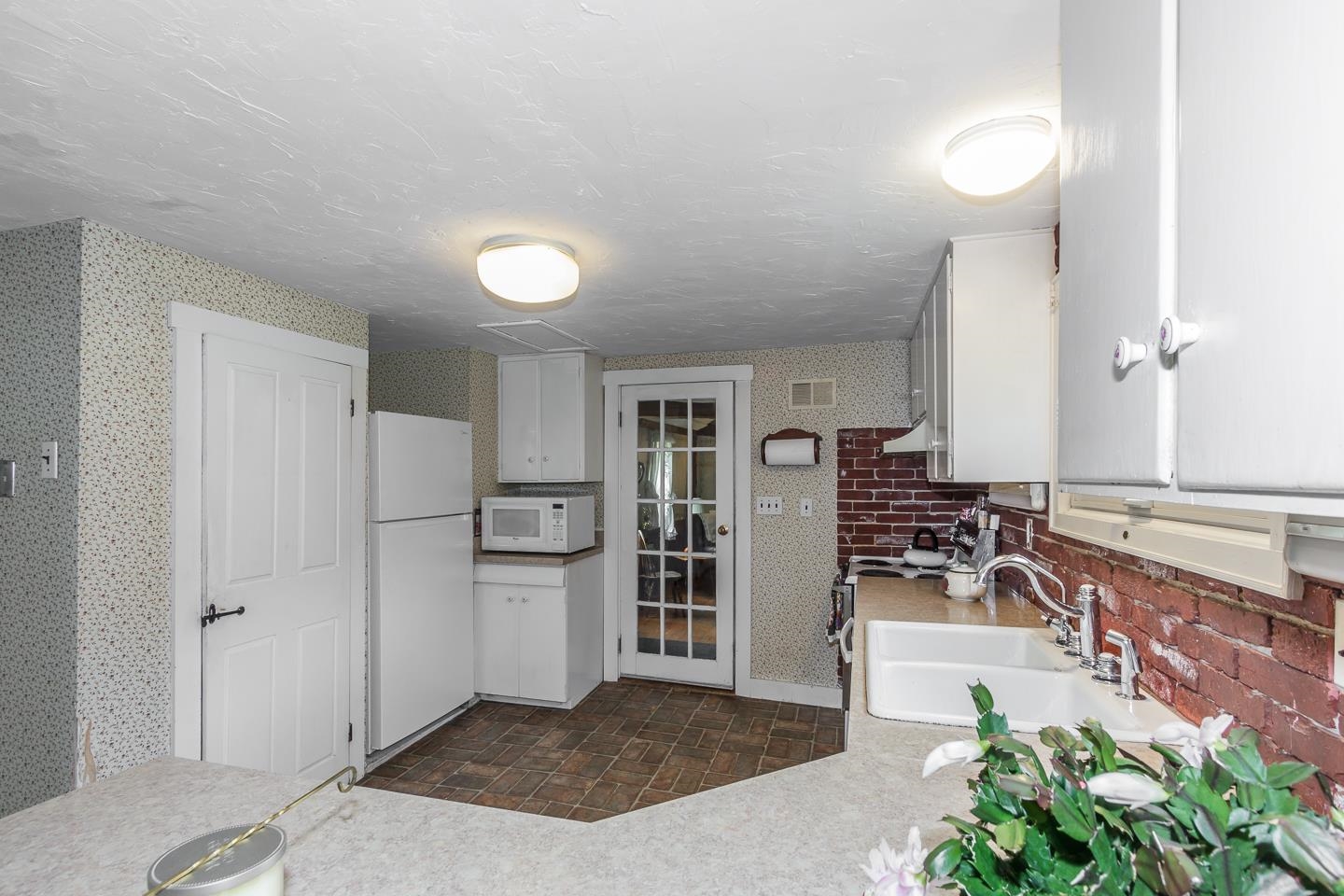 56 Bow Center Road Bow, NH 03304 - Photo 7 of 39