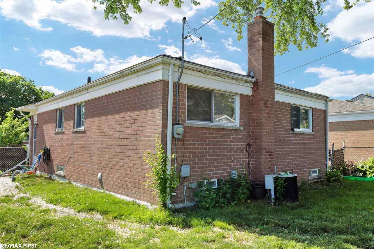 32316 Ruehle Avenue Warren, MI 48093 - Photo 22 of 24