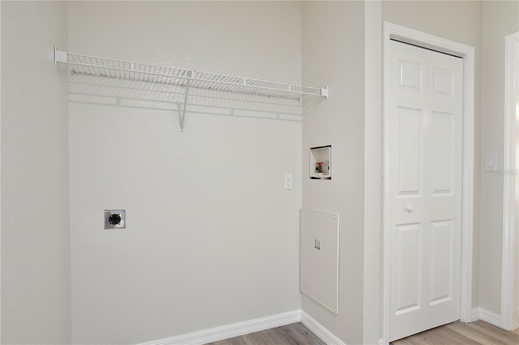 15330 Apache Pass Eustis, FL 32726 - Photo 31 of 44 a bathroom with a shower