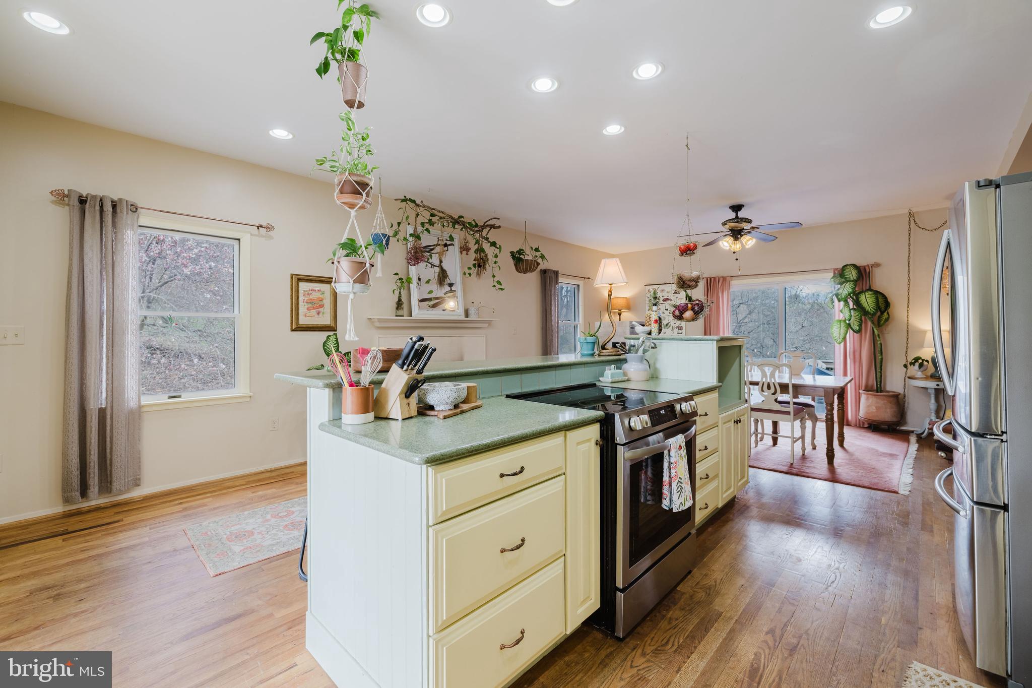 1568 Deer Creek Road New Freedom, PA 17349 - Photo 9 of 90 Spacious Eat-in Kitchen Silestone Countertops