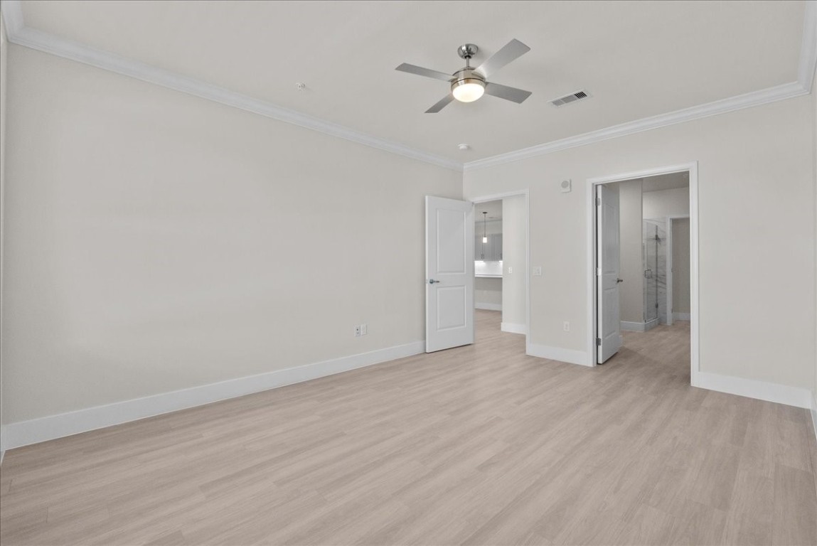 540 Hobbs Road, Unit B1 League City, TX 77573 - Photo 7 of 33 an empty room with a bathroom