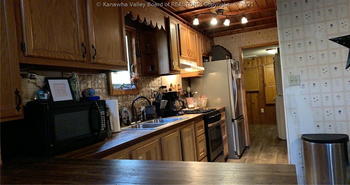 413 Laurel Road Spencer, WV 25276 - Photo 14 of 32 Gallery Image 14