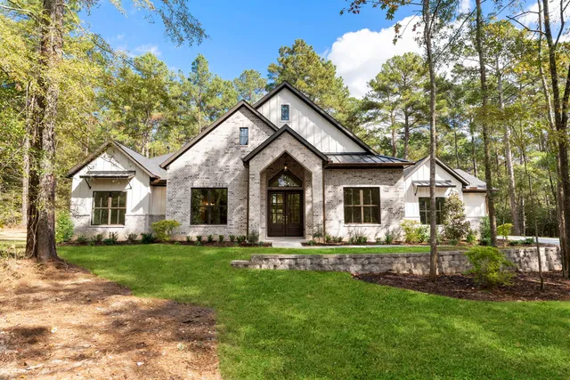 $1,050,000 | 148 Sandpiper Drive, Huntsville, TX 77340