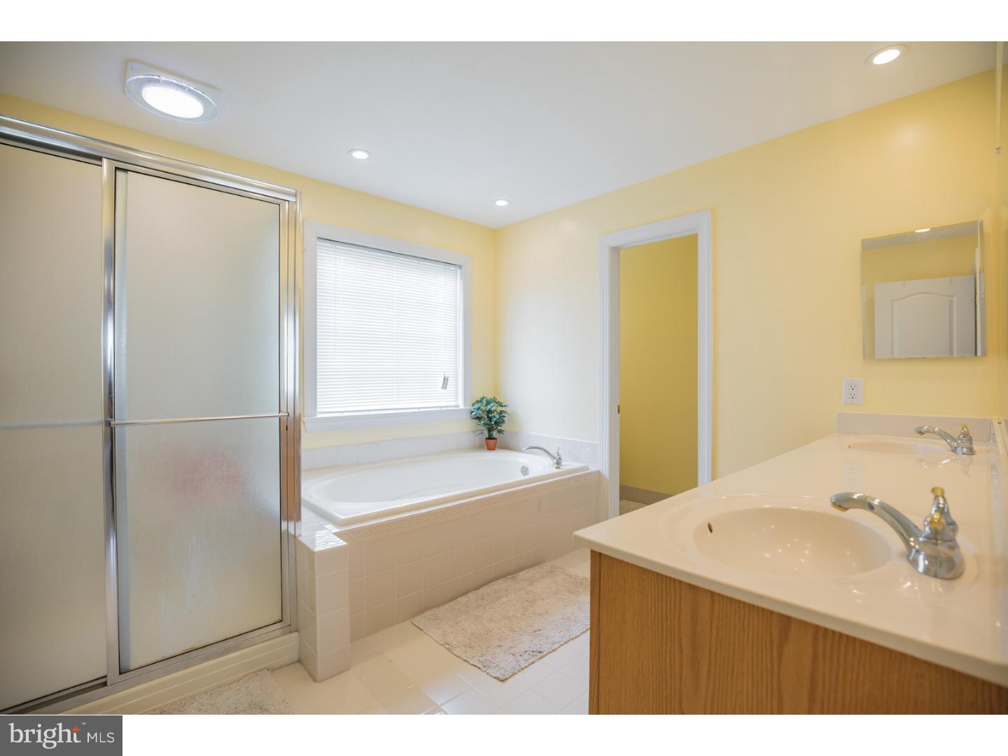 306 Palton Road Bensalem, PA 19020 - Photo 14 of 23 Bathroom