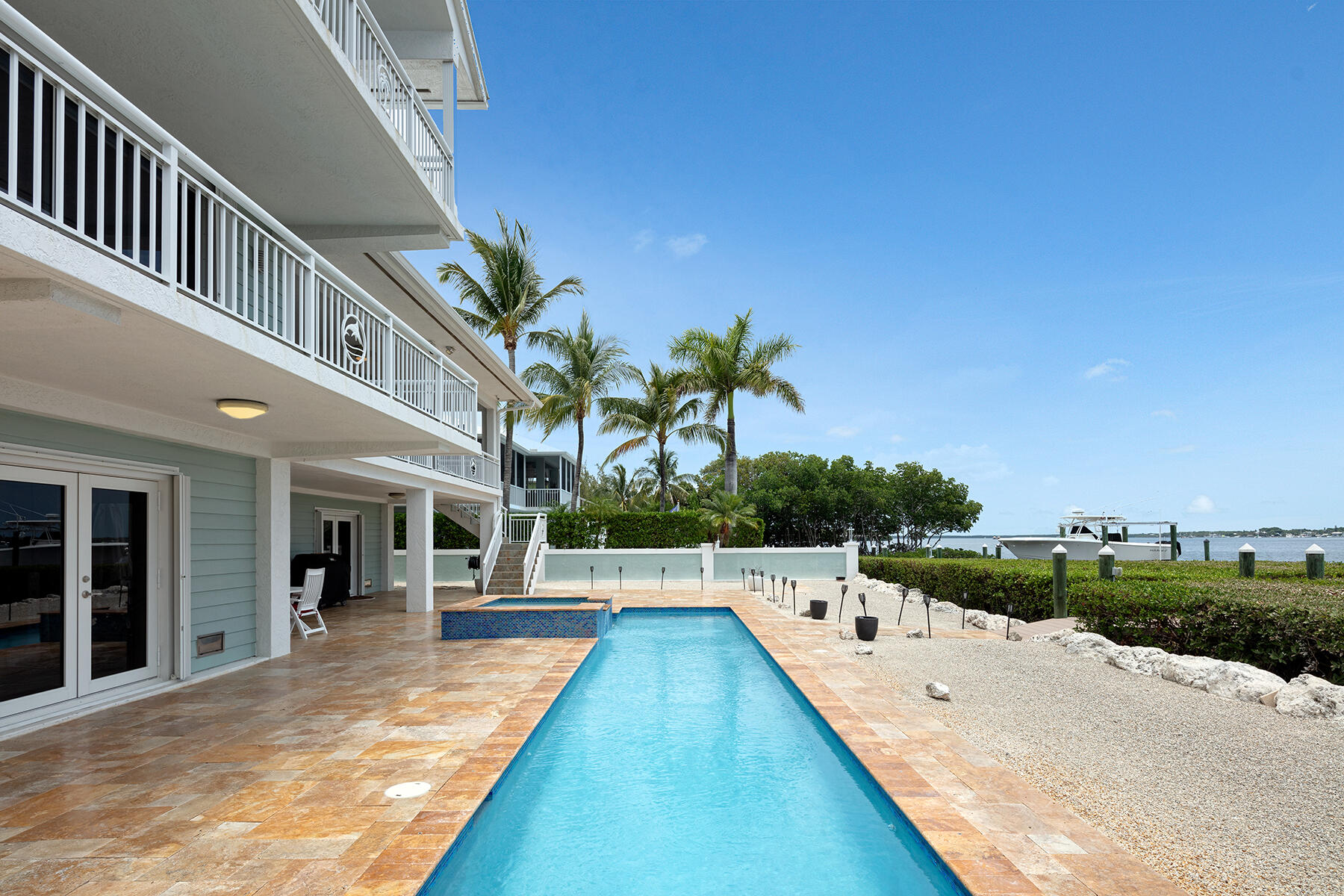 21 Mutiny Place Key Largo, FL 33037 - Photo 26 of 57 Lap style swimming pool