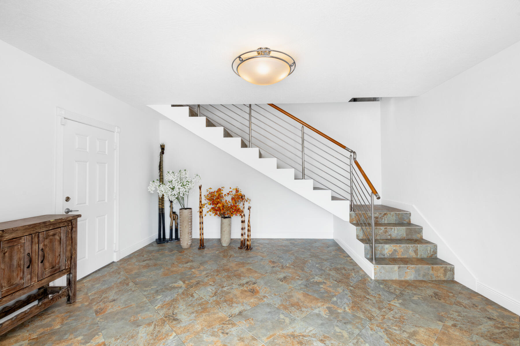 21 Mutiny Place Key Largo, FL 33037 - Photo 28 of 57 a view of entryway and hall