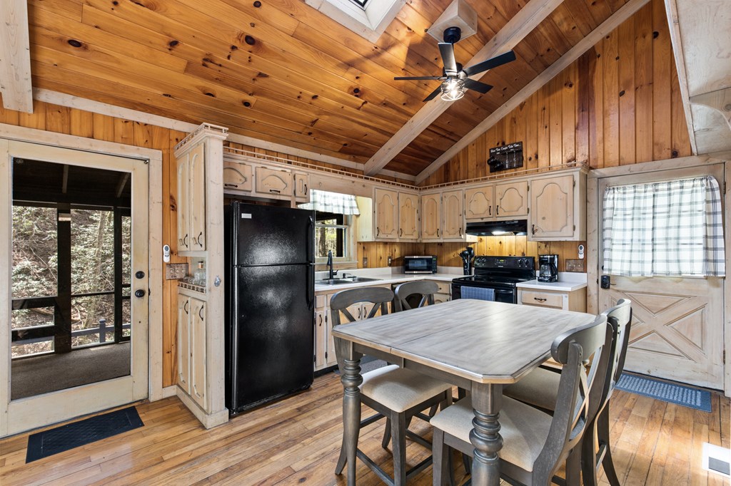 487 Walkabout Creek Road Morganton, GA 30560 - Photo 7 of 27