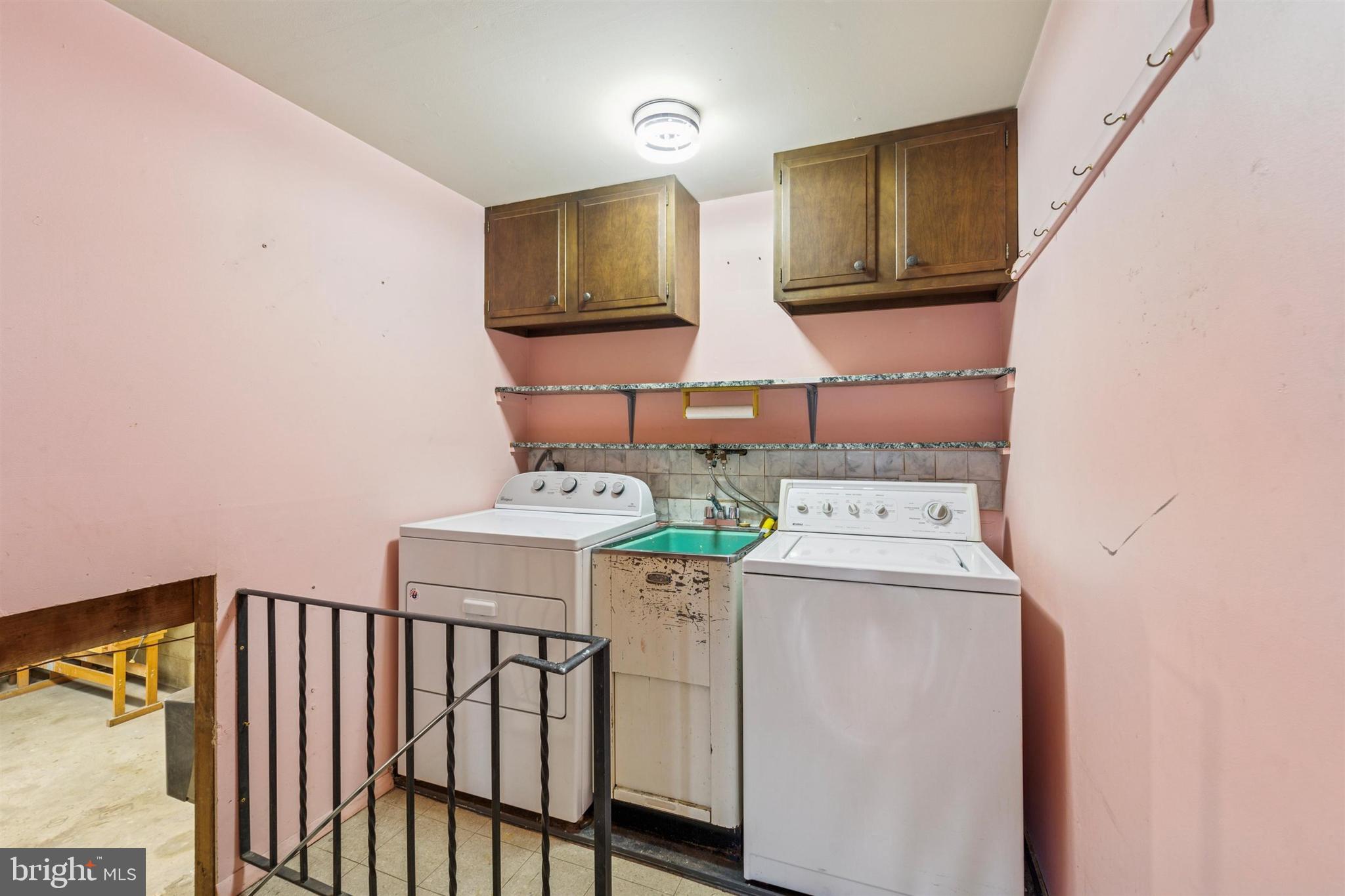 1220 Sylvan Road West Chester, PA 19382 - Photo 30 of 33 a utility room with dryer and washer