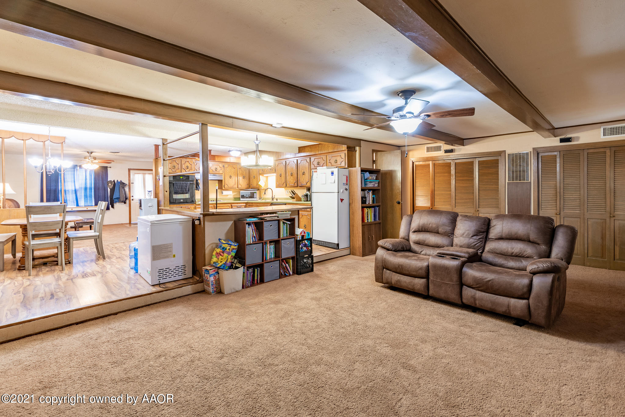 4904 Bowie Street Amarillo, TX 79110 - Photo 11 of 27 2nd living room 2