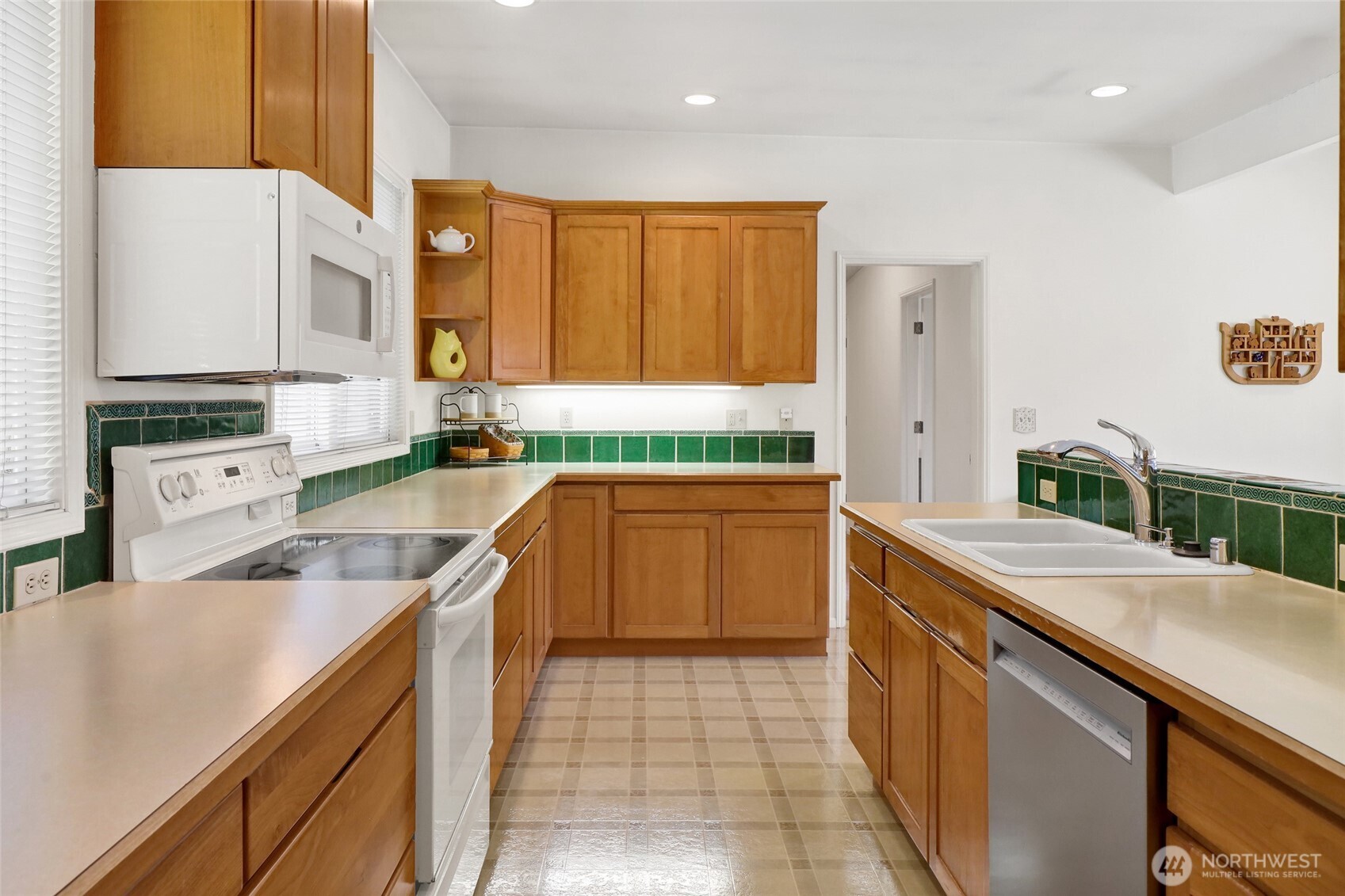 1842 Academy Road Bellingham, WA 98226 - Photo 18 of 35