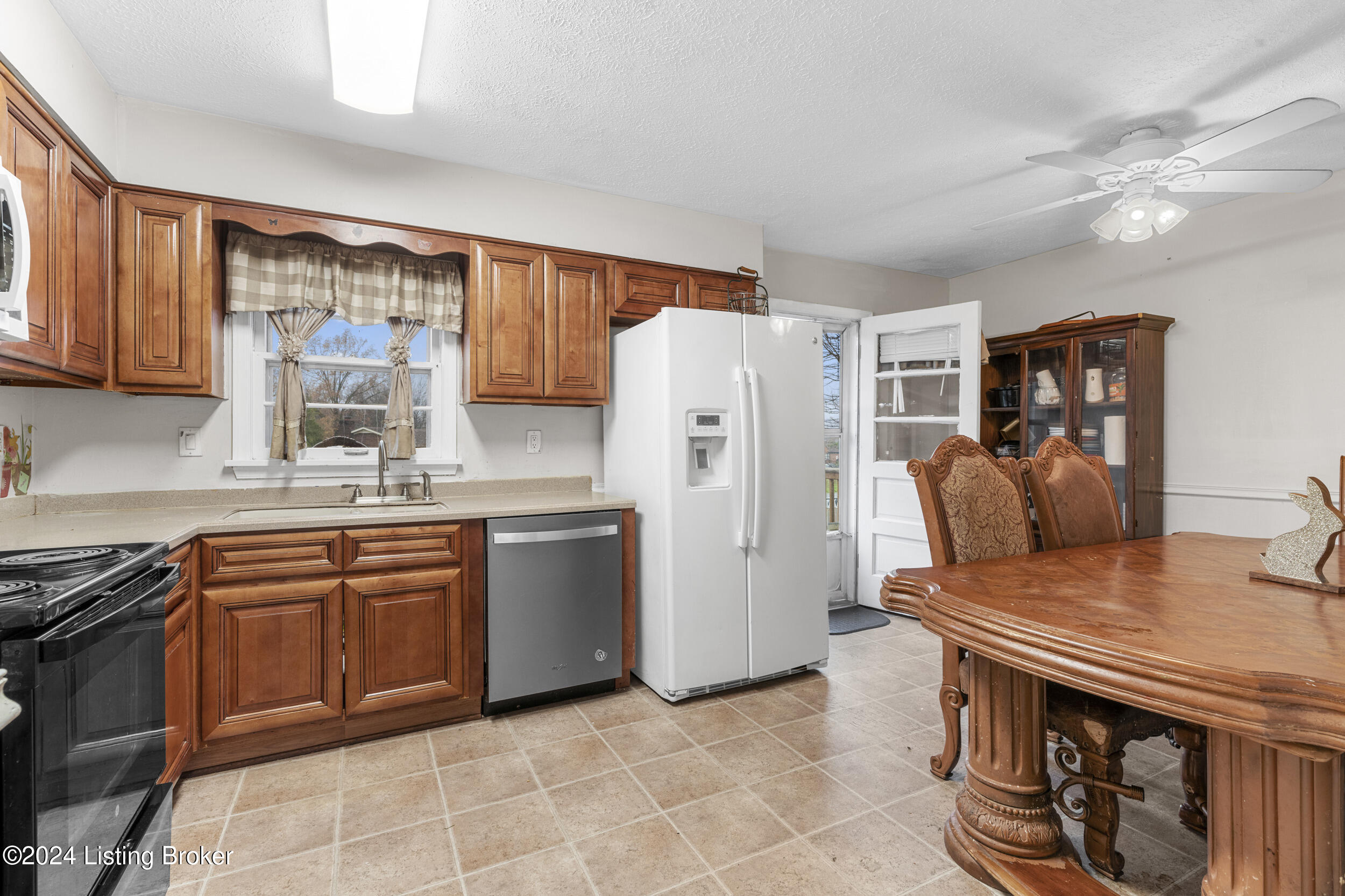 7710 Laurel Ridge Road Louisville, KY 40219 - Photo 4 of 38 dsc09813