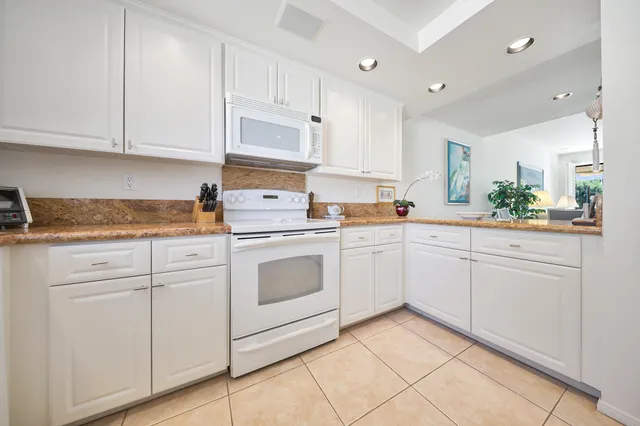 $519,000 | 27 Seville Drive, Rancho Mirage, CA 92270
