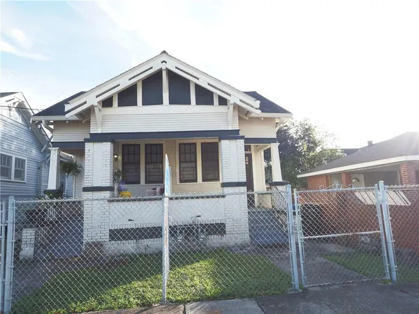 $1,425 | 4922 Loyola Avenue, New Orleans, LA 70115