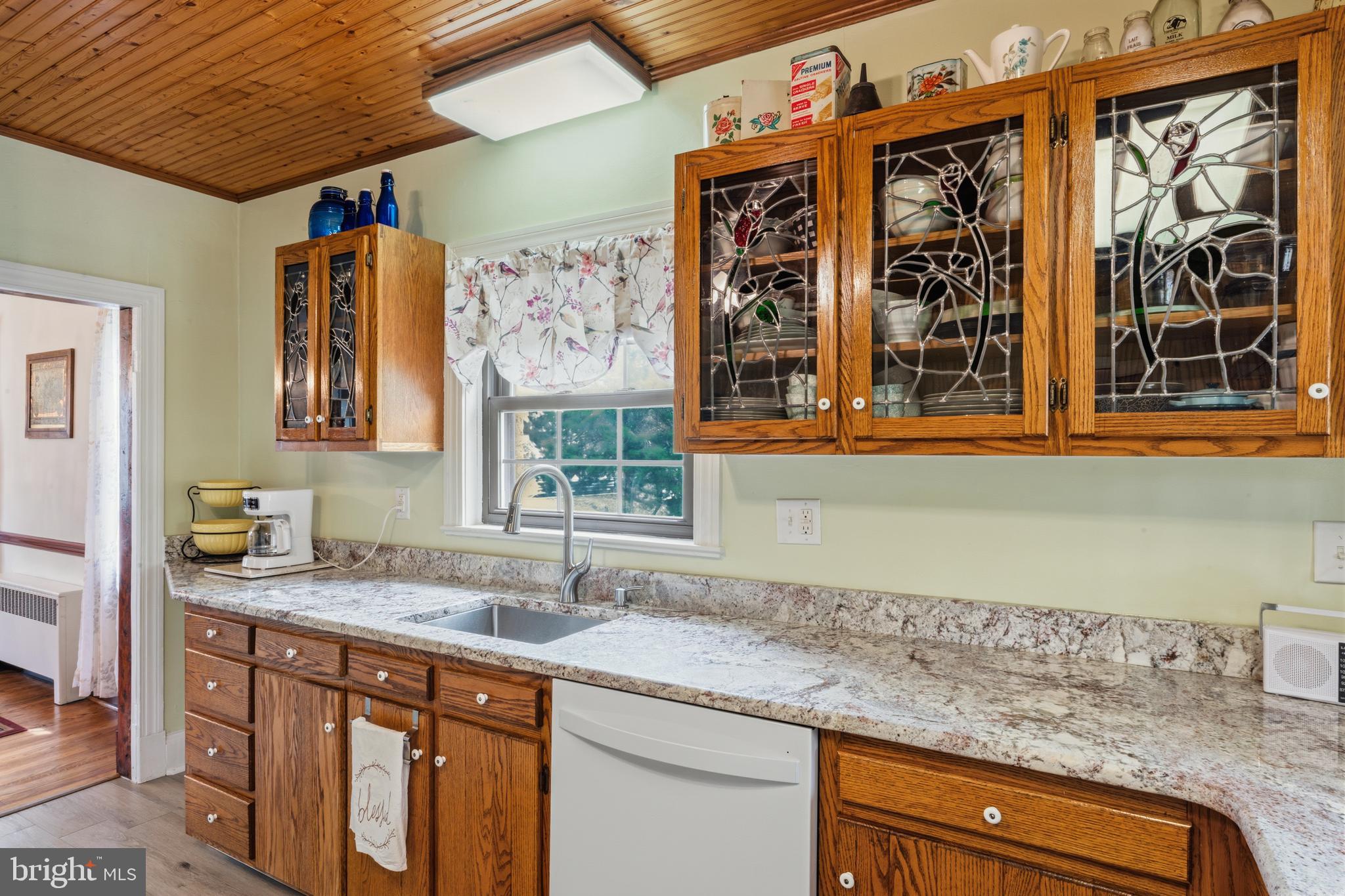 3593 Strasburg Road Strasburg, VA 22657 - Photo 20 of 113 Look at those Stain glass cabinets!
