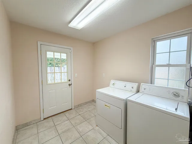 $2,600 | 3915 Potosi Road, Pensacola, FL 32504