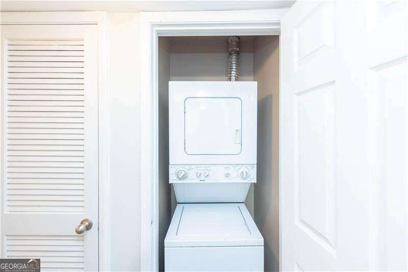 2657 Lenox Road Northeast, Unit P216 Atlanta, GA 30324 - Photo 20 of 25 Gallery Image 20