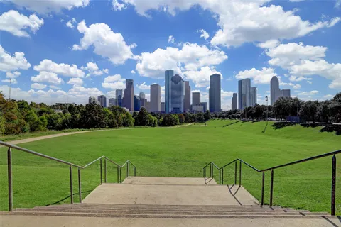$280,000 | 3231 Allen Parkway, Unit 3204, Houston, TX 77019
