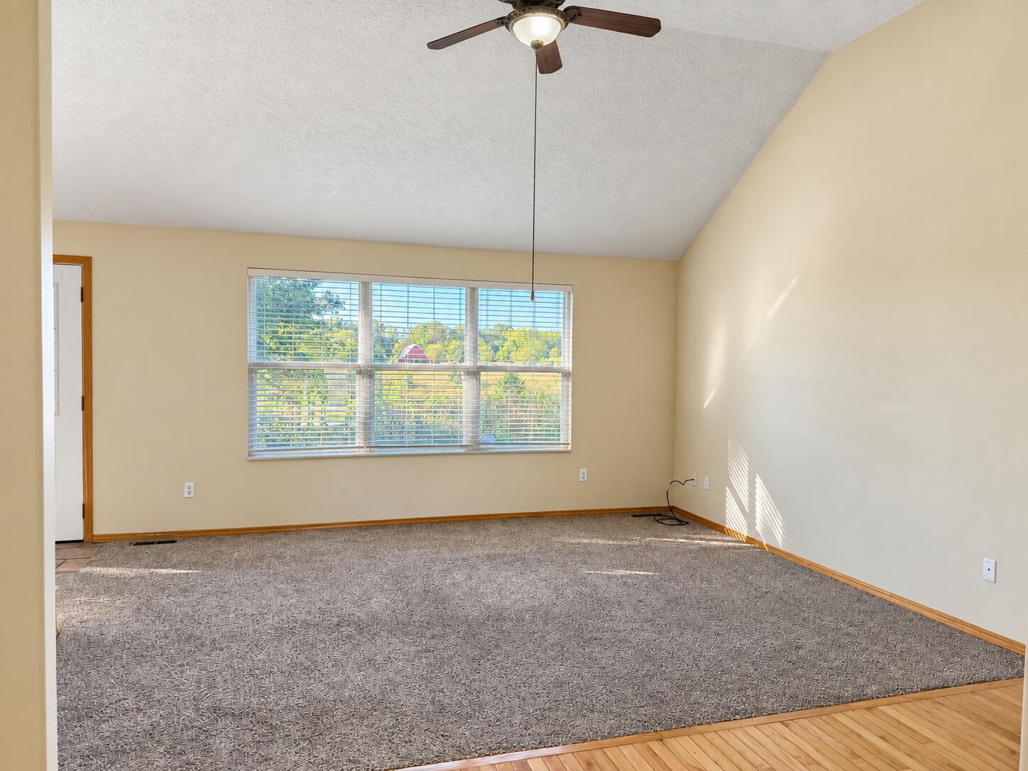 4590 West University Street Springfield, MO 65802 - Photo 6 of 44 26511145-61AA-48A3-8845-E97F3DC3EE5B