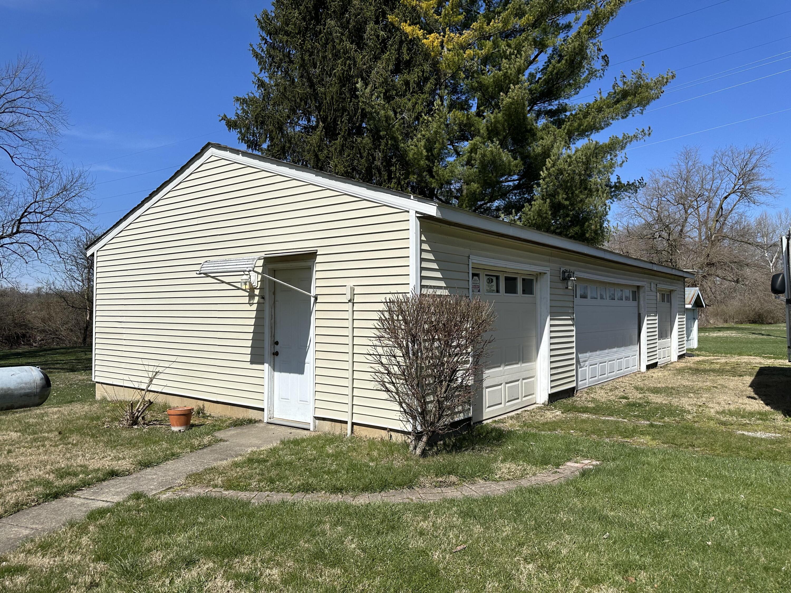 5880 Wynn Road Springfield, OH 45502 - Photo 2 of 8 Gallery Image 2