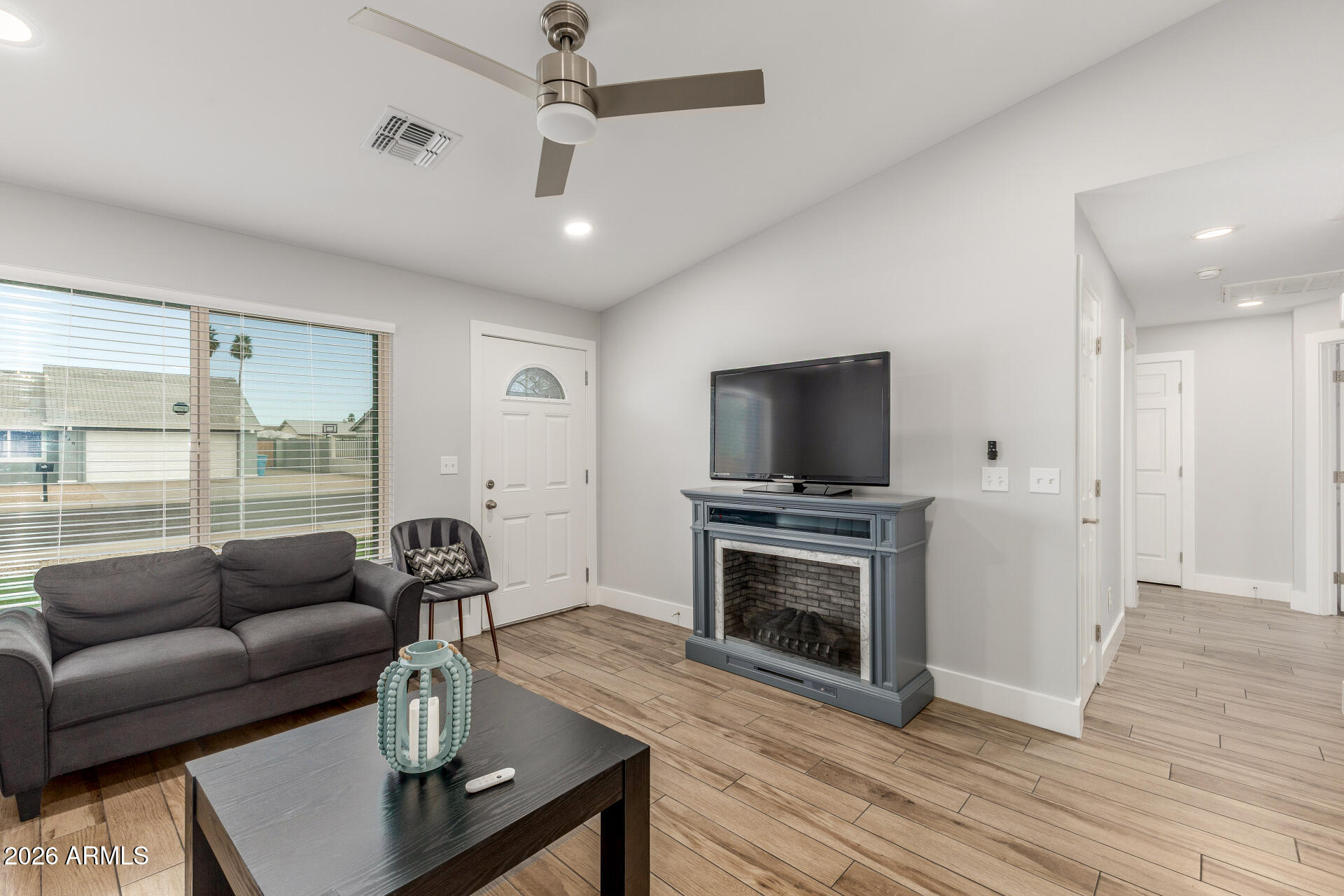 6945 West Merrell Street Phoenix, AZ 85033 - Photo 5 of 23 7 Merrell