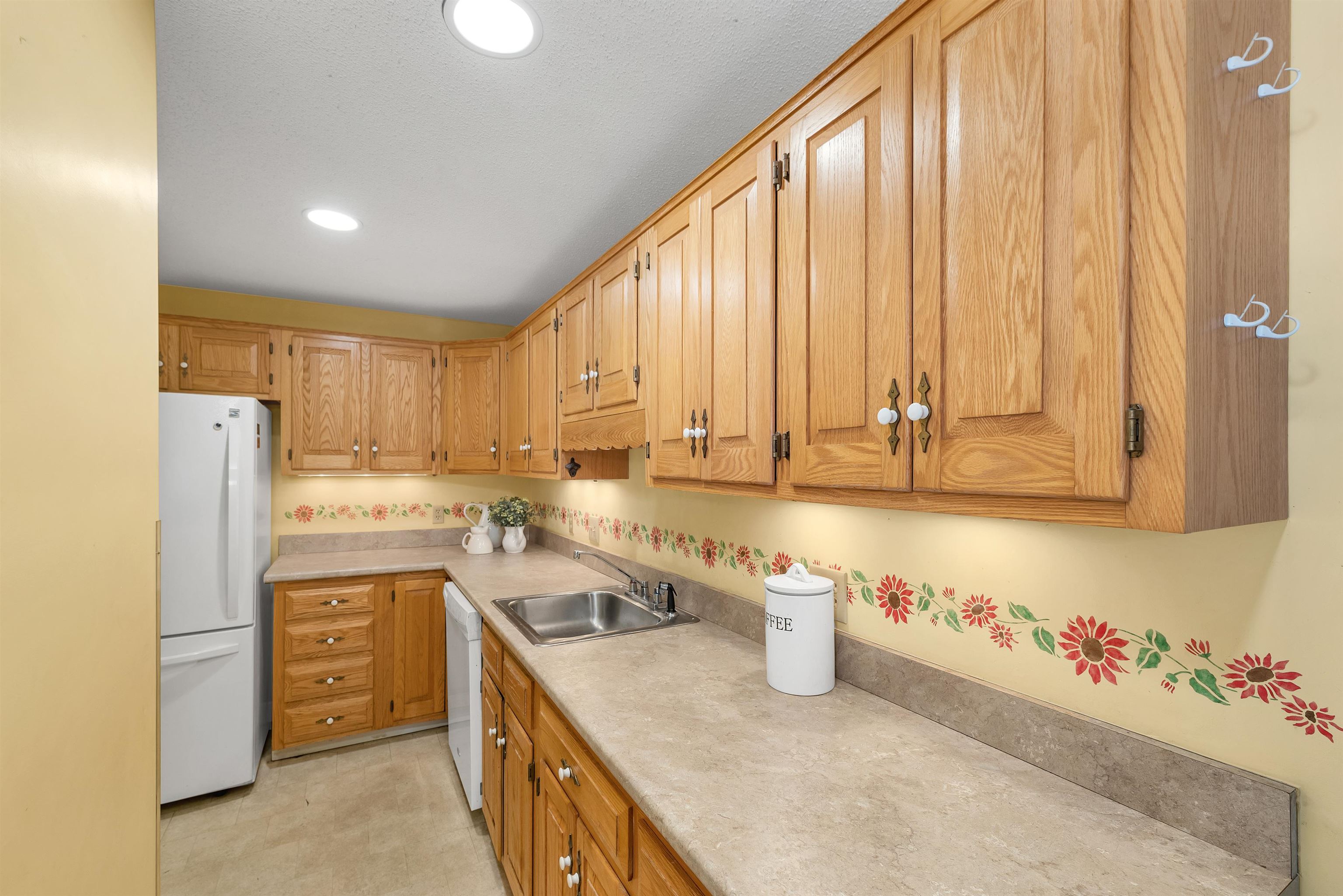 10 Wolfeboro Common Wolfeboro, NH 03894 - Photo 12 of 45