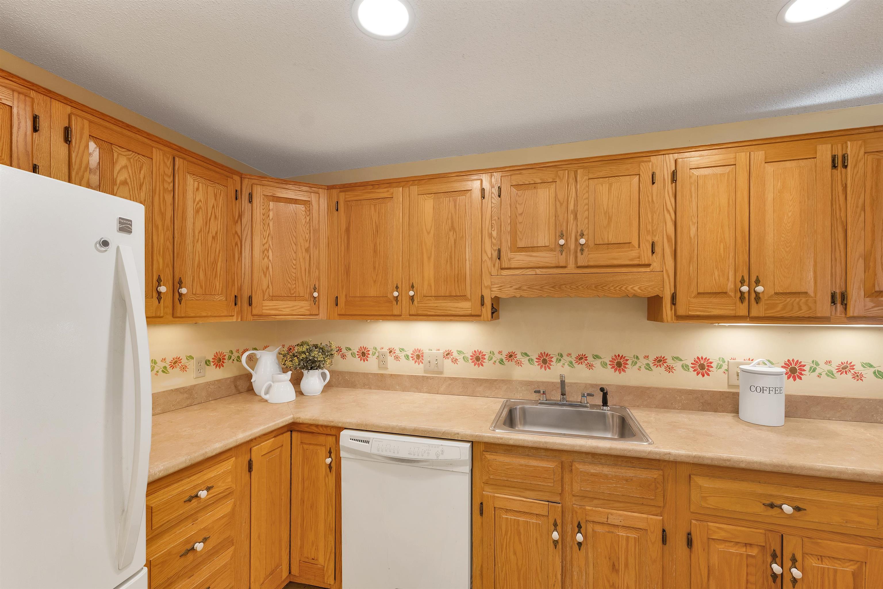 10 Wolfeboro Common Wolfeboro, NH 03894 - Photo 14 of 45