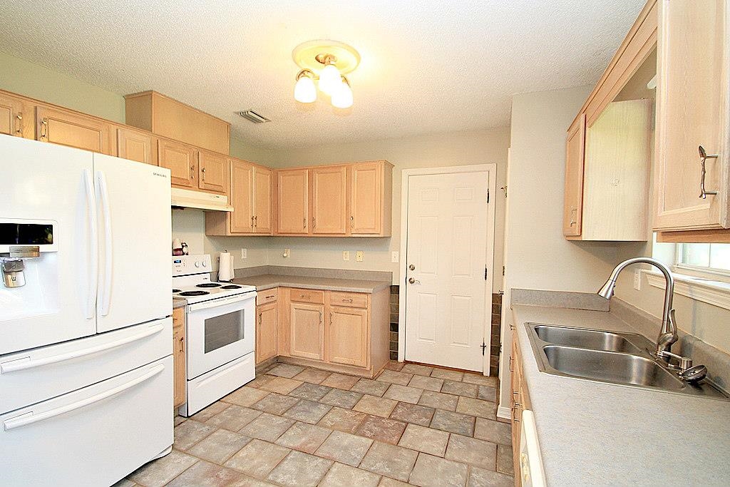 14023 Brook Hollow Road Summerdale, AL 36580 - Photo 4 of 20