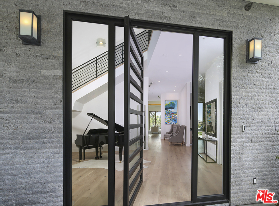 1774 Westridge Road Los Angeles, CA 90049 - Photo 2 of 28