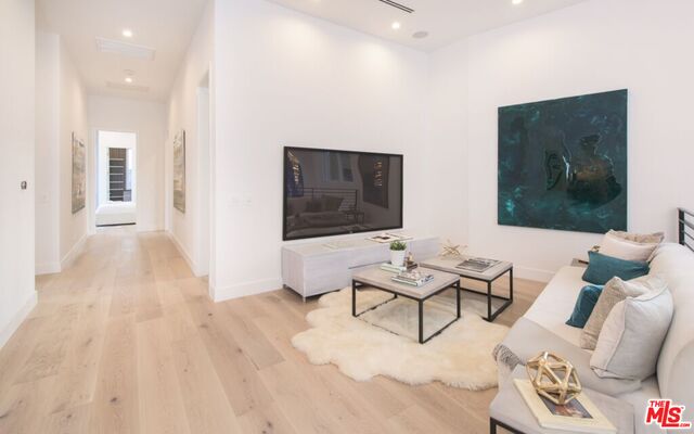 1774 Westridge Road Los Angeles, CA 90049 - Photo 14 of 28