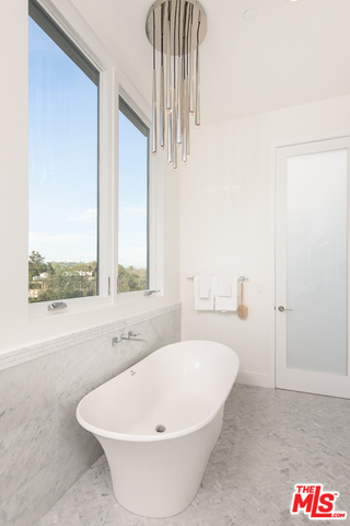 1774 Westridge Road Los Angeles, CA 90049 - Photo 20 of 28