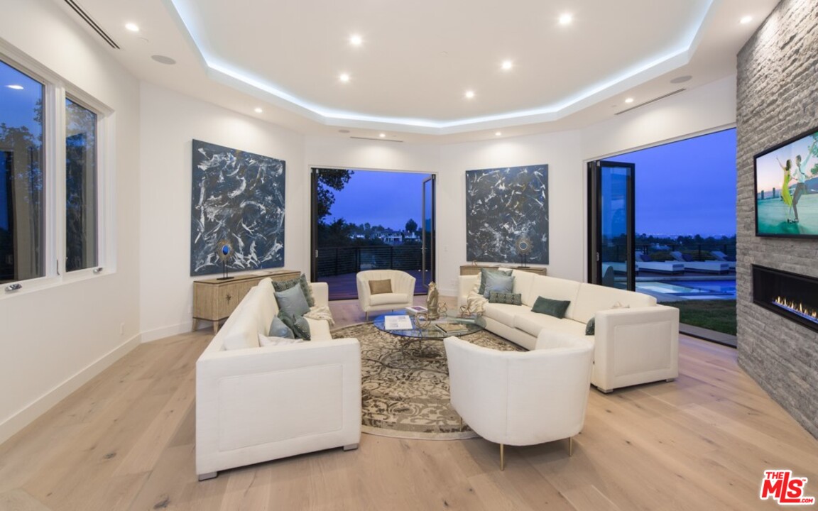 1774 Westridge Road Los Angeles, CA 90049 - Photo 6 of 28