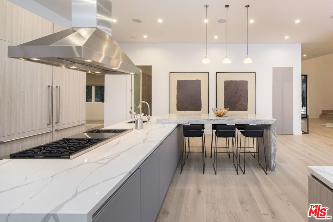 1774 Westridge Road Los Angeles, CA 90049 - Photo 7 of 28