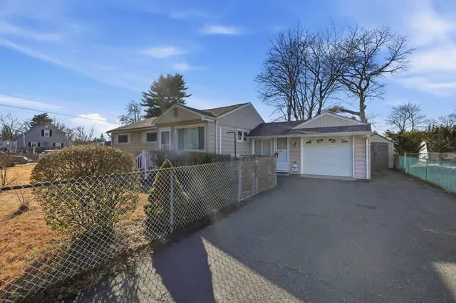 $225,000 | 744 Bradley Road, Springfield, MA 01109