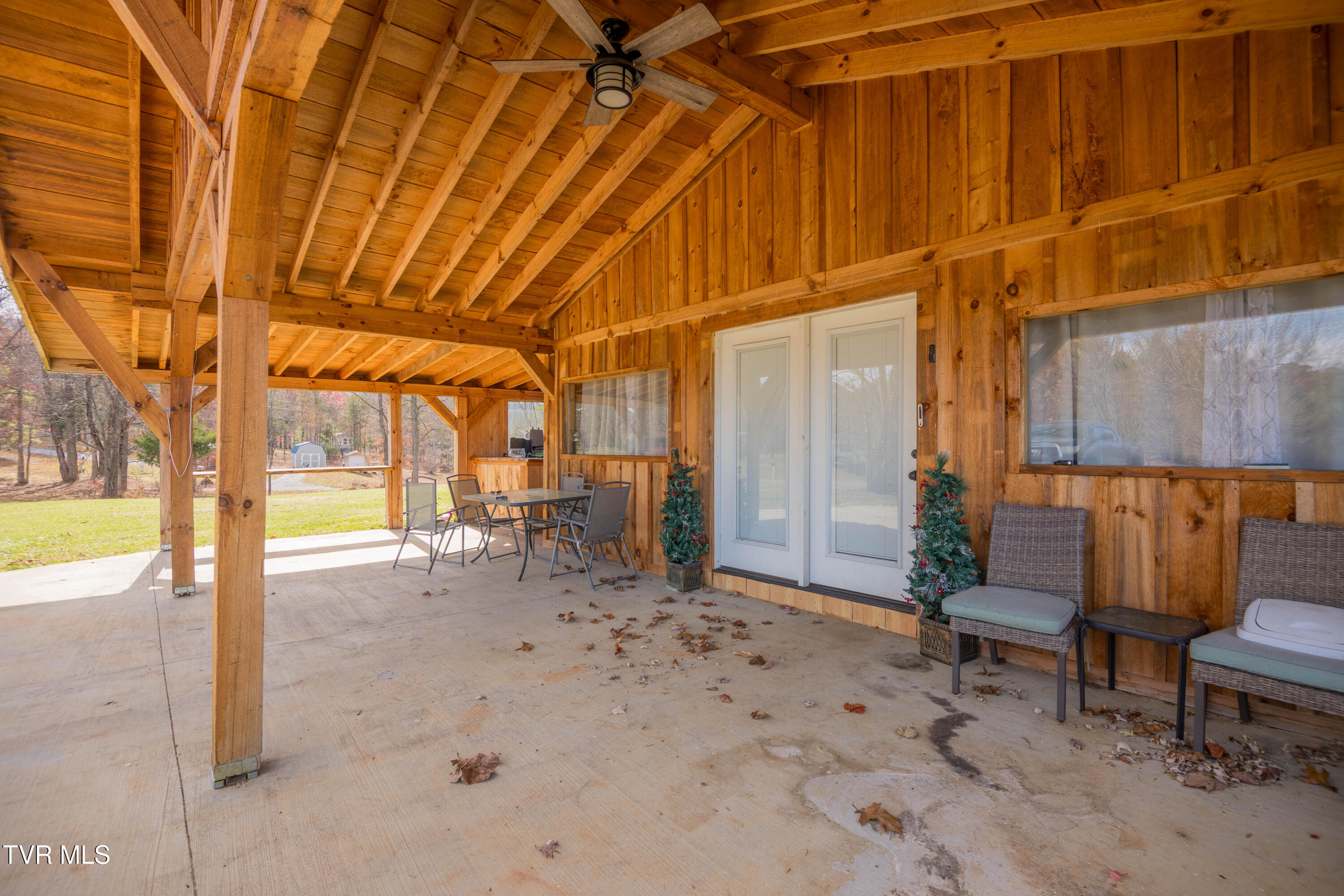 7695 Greystone Road Afton, TN 37616 - Photo 3 of 30 087A9930-HDR