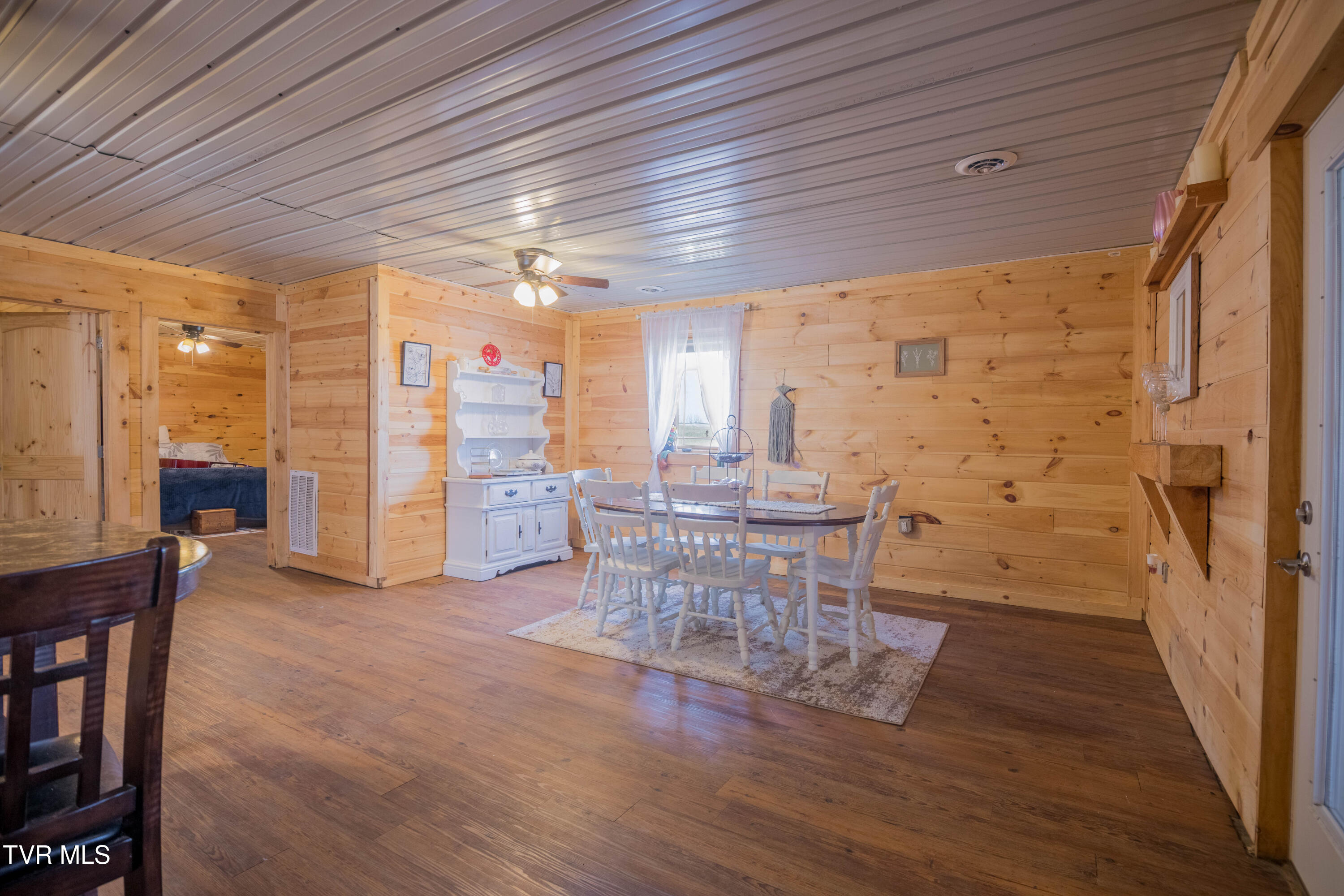 7695 Greystone Road Afton, TN 37616 - Photo 10 of 30 087A9950-HDR-Edit