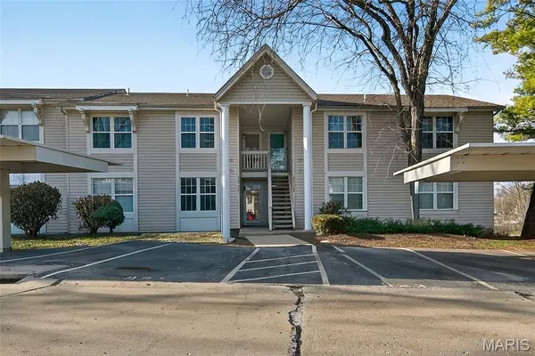 $160,000 | 929 Sugar Lake Court, Unit 7, St. Peters, MO 63376