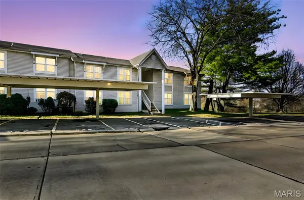 $160,000 | 929 Sugar Lake Court, Unit 7, St. Peters, MO 63376