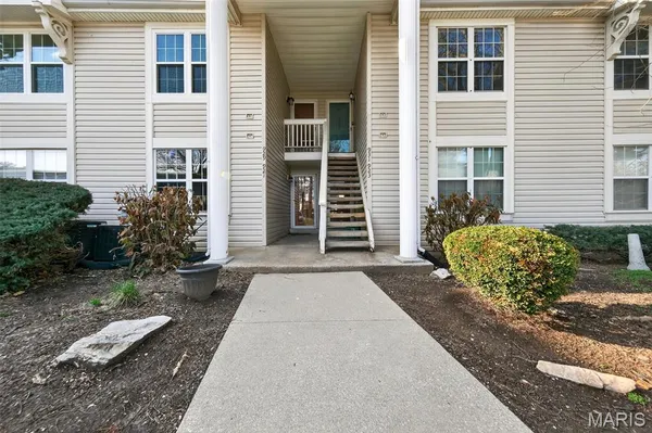 $160,000 | 929 Sugar Lake Court, Unit 7, St. Peters, MO 63376