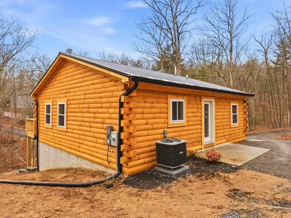 $449,000 | 875 Willow Lane, Mount Jackson, VA 22842