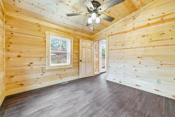 $449,000 | 875 Willow Lane, Mount Jackson, VA 22842