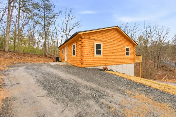 $449,000 | 875 Willow Lane, Mount Jackson, VA 22842